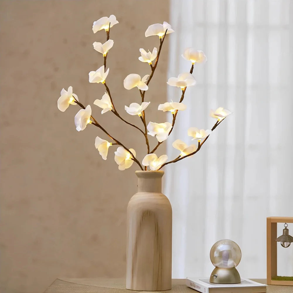 Lighted Branches | Blask Lasu w Twoim Domu