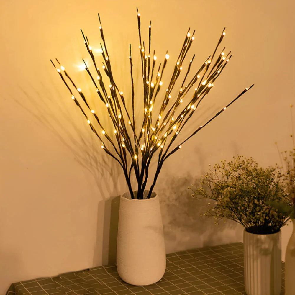 Lighted Branches | Blask Lasu w Twoim Domu