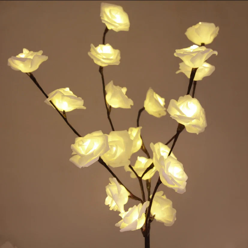 Lighted Branches | Blask Lasu w Twoim Domu