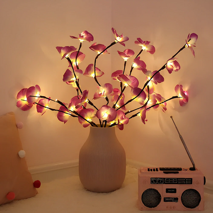 Lighted Branches | Blask Lasu w Twoim Domu