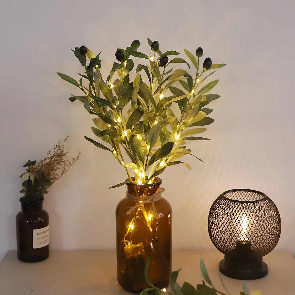 Lighted Branches | Blask Lasu w Twoim Domu