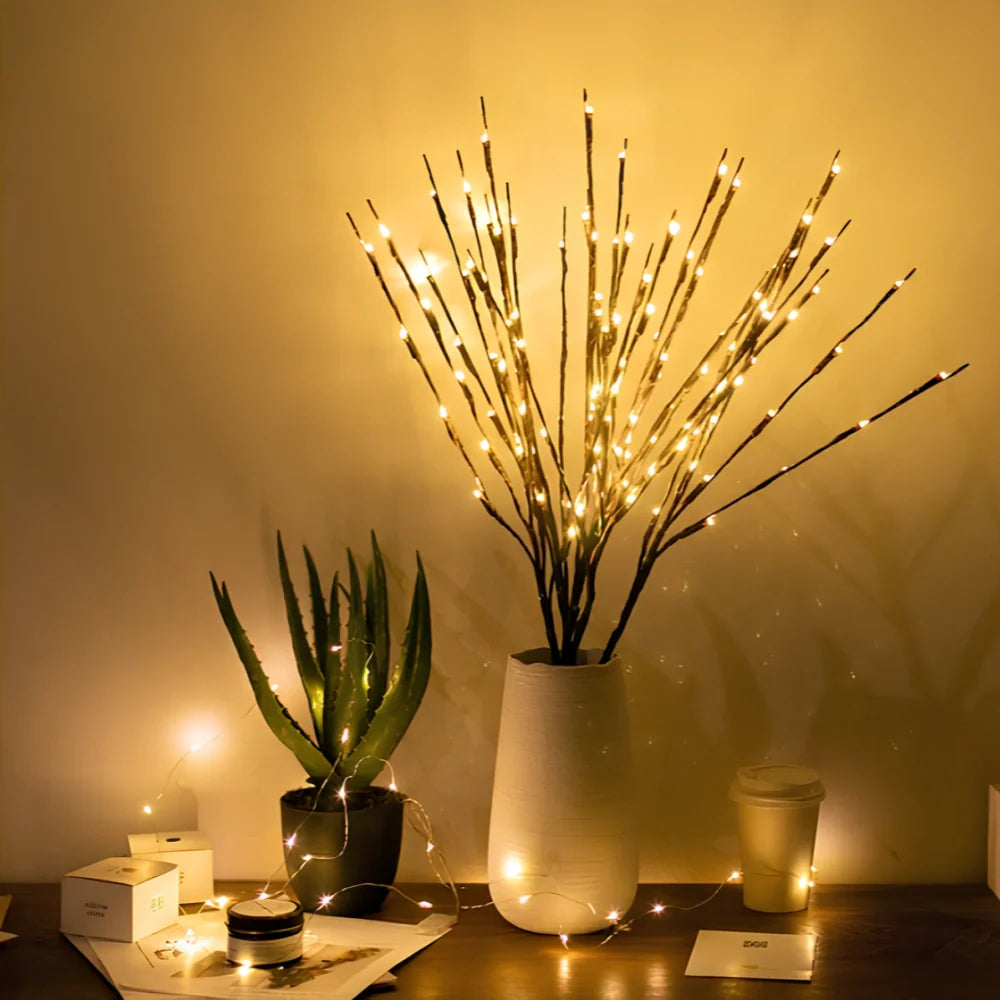Lighted Branches | Blask Lasu w Twoim Domu